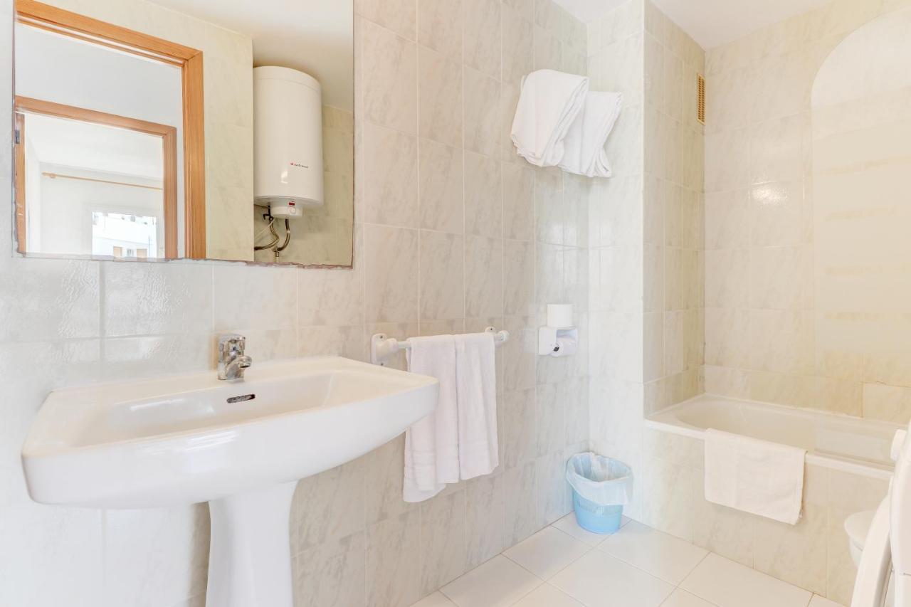 Apartamentos Llevant Порт де Пойенса Екстериор снимка