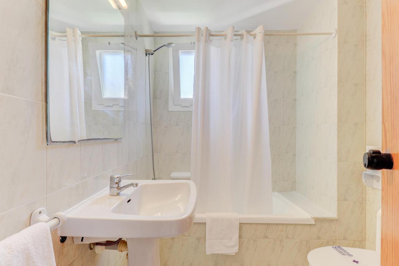 Apartamentos Llevant Порт де Пойенса Екстериор снимка